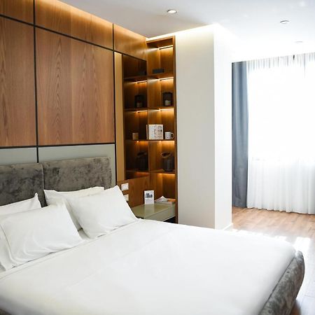 The Wilson Tirana Hotel Exterior photo
