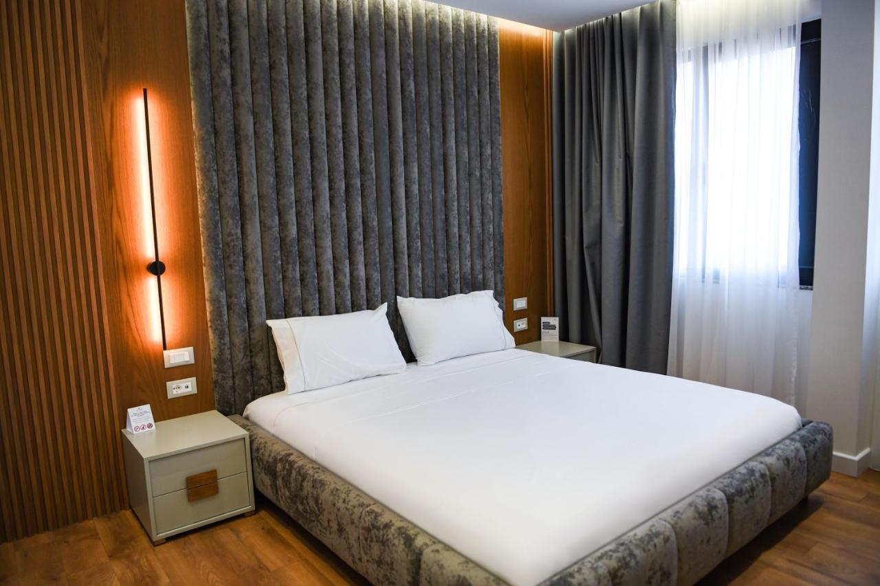 The Wilson Tirana Hotel Exterior photo