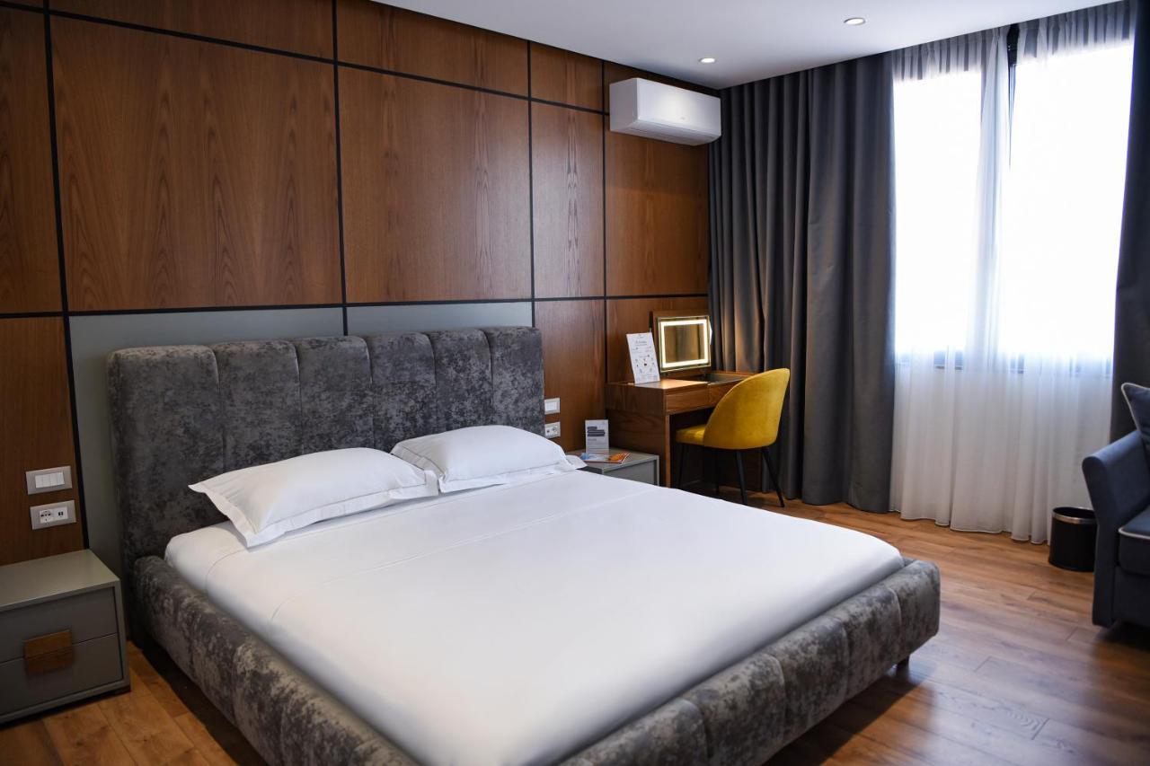 The Wilson Tirana Hotel Exterior photo