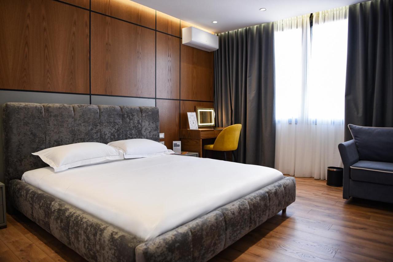 The Wilson Tirana Hotel Exterior photo
